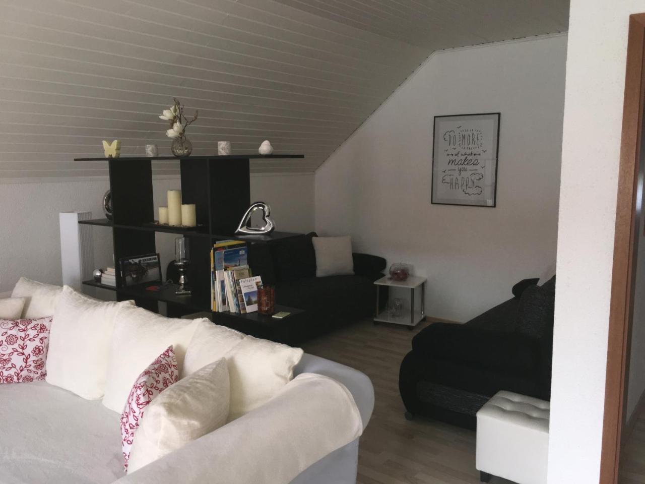 Apartment Adam Bechenheim ภายนอก รูปภาพ