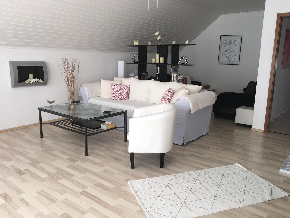 Apartment Adam Bechenheim ภายนอก รูปภาพ